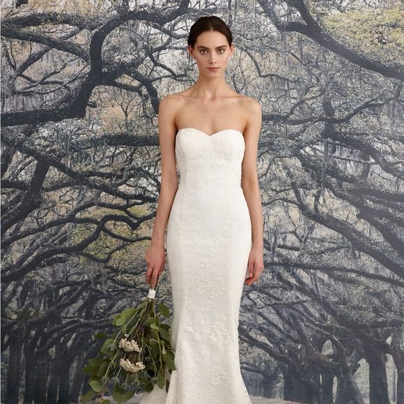 Nicole Miller Lace Strapless Mermaid style Gown - Picture 3 of 5